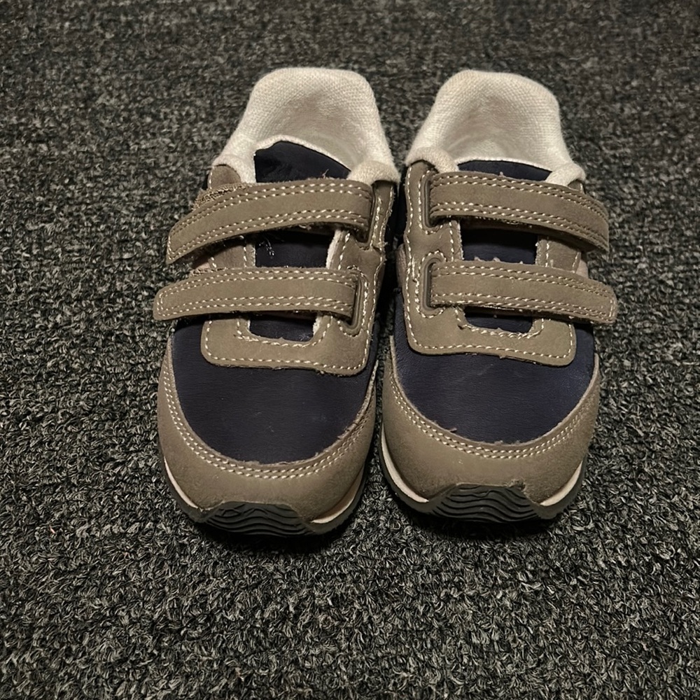 Cat and Jack Sneakers-size 6